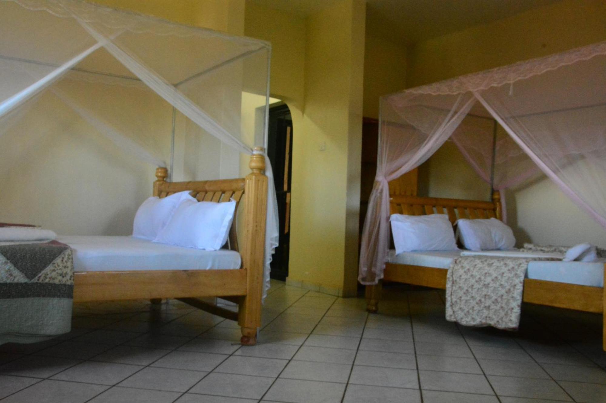 Lakeshore Bed And Breakfast Entebbe Exterior foto